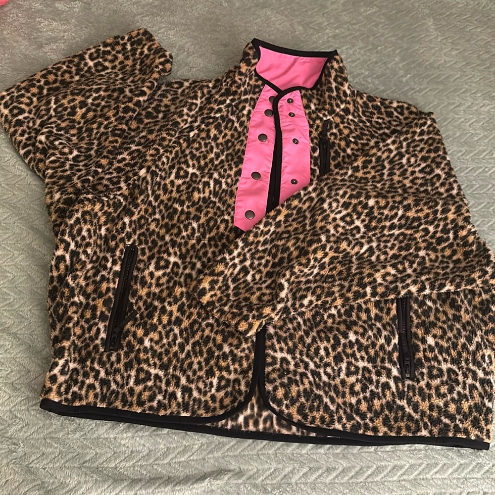Lightweight oversized cheetah/hot pink AE jacket s